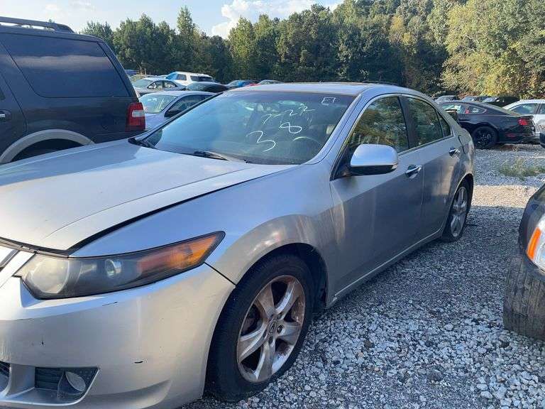 . 2010 ACURA TSX JH4CU2F68AC008984
