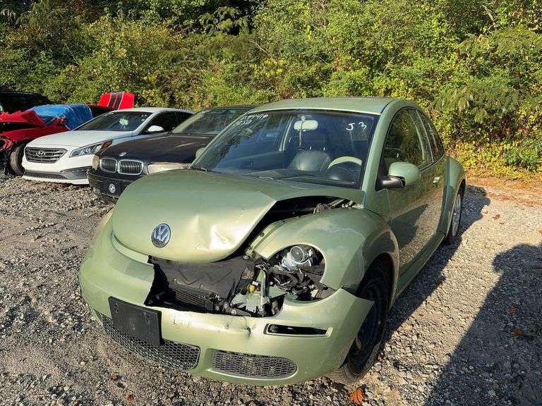 . 2009  VOLKSWAGEN  NEW BEETLE  3VWPW31C69M504454