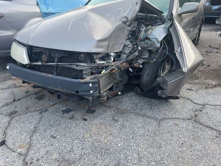 Parts Only! 1999  TOYOTA  AVALON  4T1BF18BXXU299580