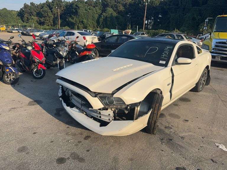 . 2013  Ford  Mustang  1ZVBP8CF4D5220346