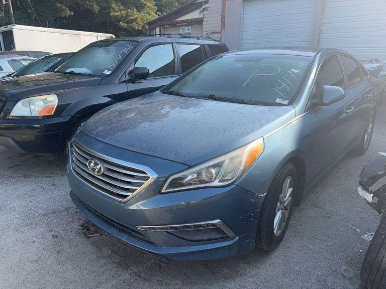 . 2015  Hyundai  Sonata  5NPE24AF2FH174030