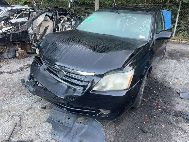 Parts Only! 2005  TOYOTA  AVALON  4T1BK36B05U061776