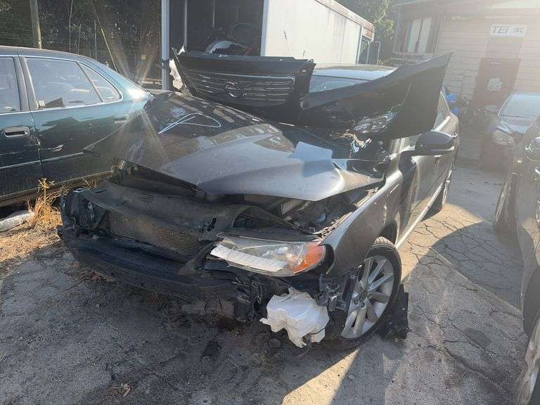 Parts Only. 2014  VOLVO  S80  YV1952ASSE1180625