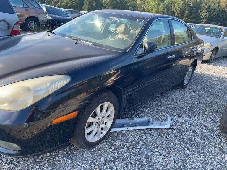 . 2003 LEXUS ES300 JTHBF30G536007208
