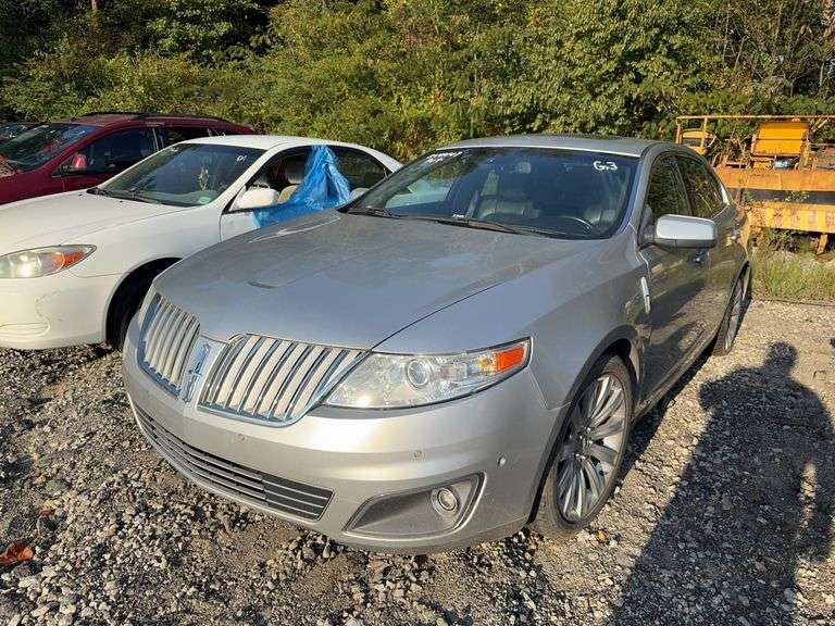 . 2010  LINCOLN  MKS  1LNHL9FT9AG601072