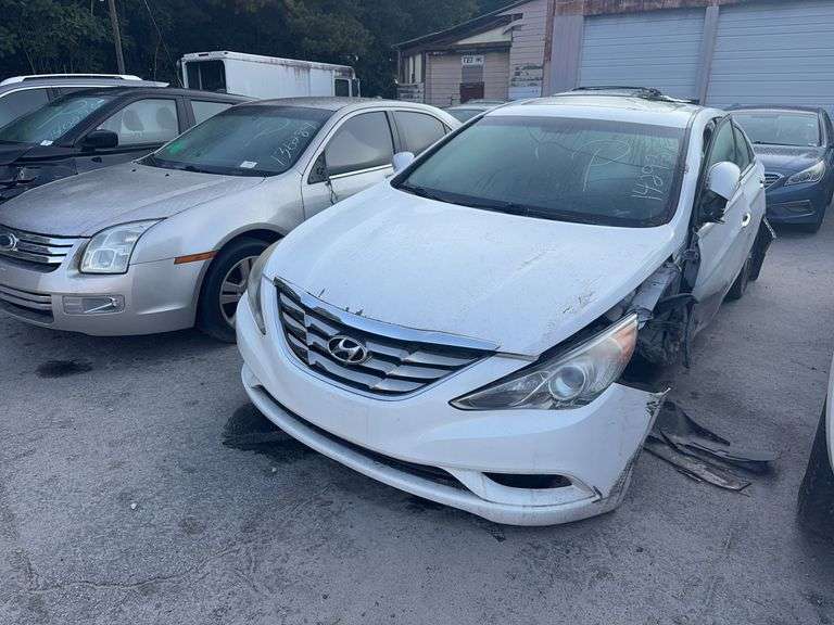 Parts Only. 2011  HYUNDAI  SONATA  5NPEC4AC6BH155848