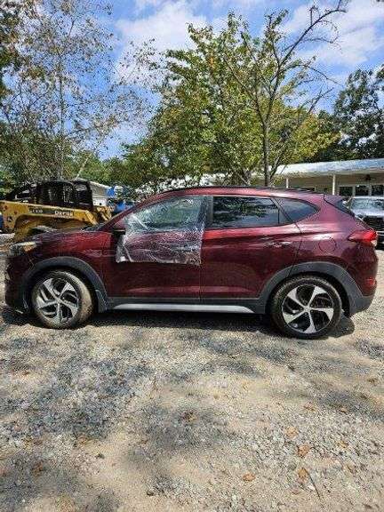 142999 2017  HYUNDAI  Tucson  KM8J33A25HU368266