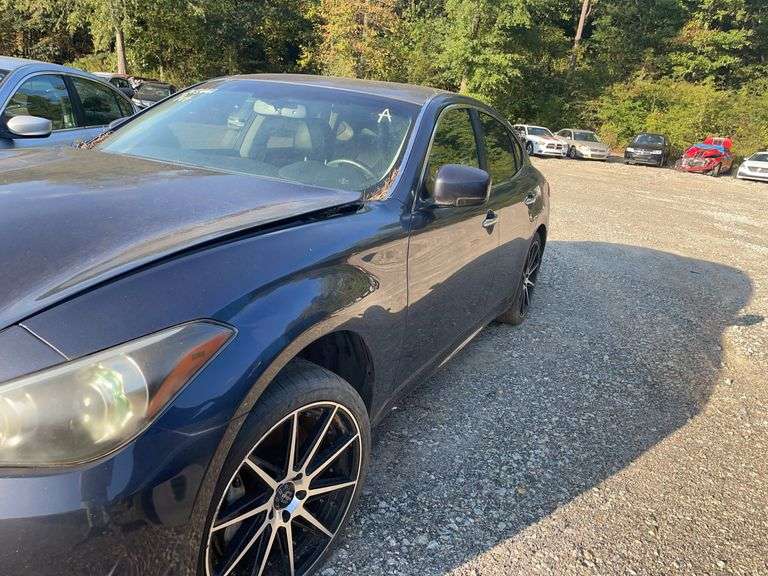 . 2011 INFINITY M37 JN1BY1AP2BM320552