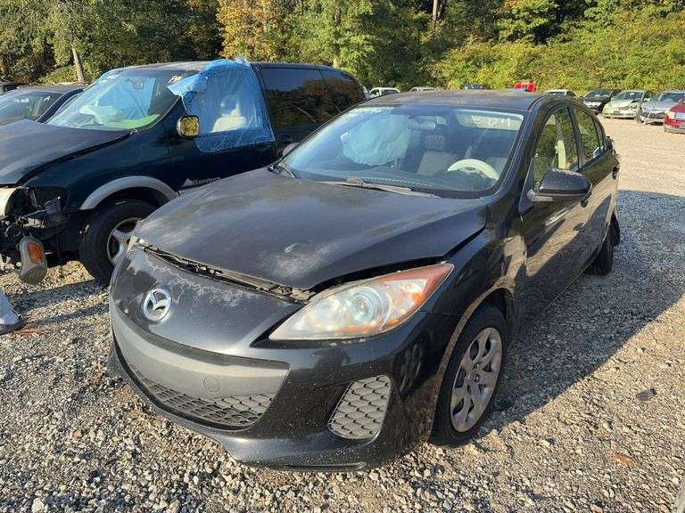 . 2013 MAZDA 3 JM1BL1U73D1758170